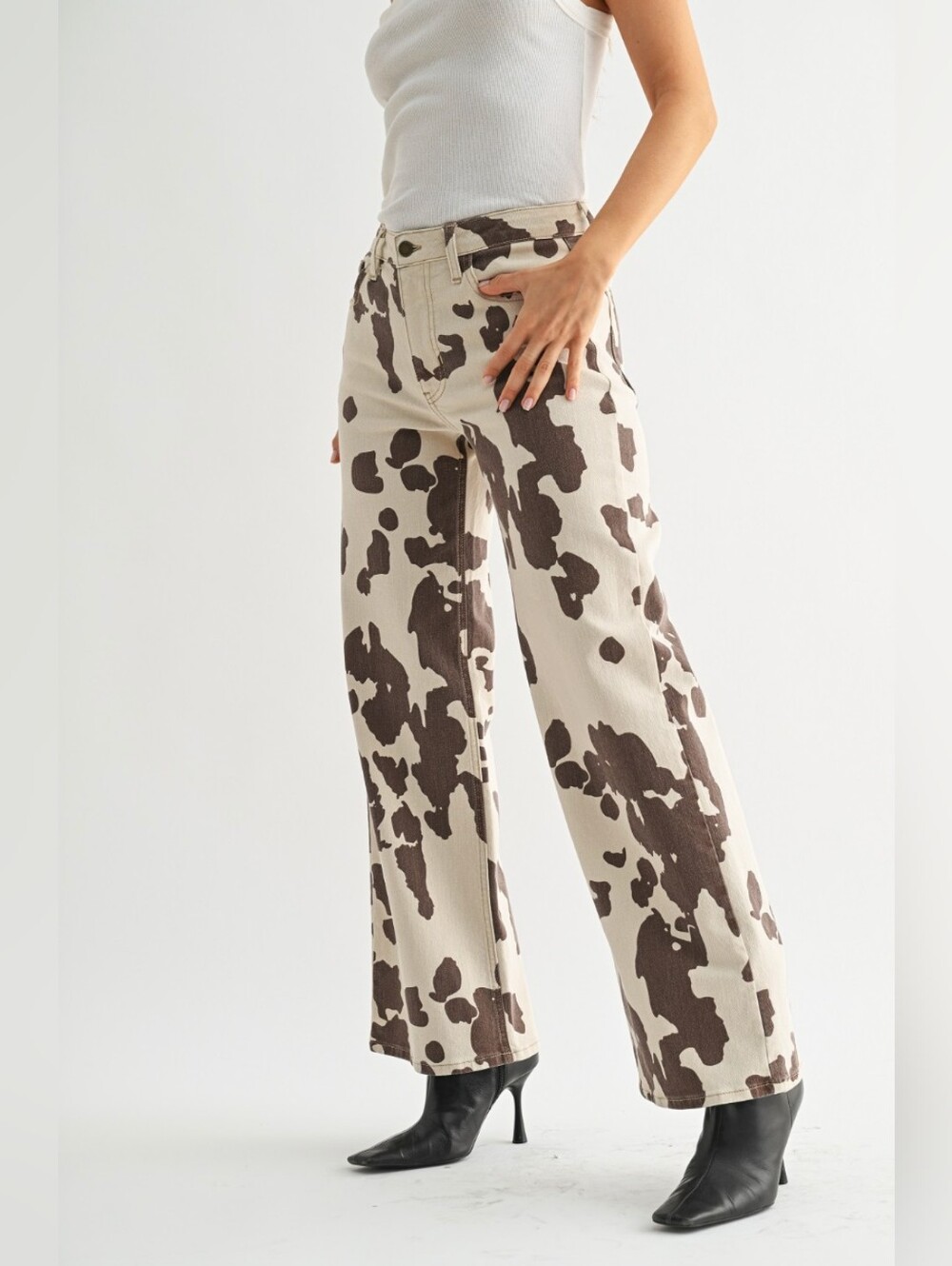 Abercrombie & Fitch Baggy Boot Mid Rise Cow Print Jeans Size 24 Short